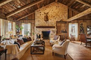 Lightning C Ranch, Cowboy Artist Dan Coates’ Legacy Property, Listed Near Fort Worth