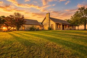 Lightning C Ranch, Cowboy Artist Dan Coates' Legacy Property, Listed Near Fort Worth